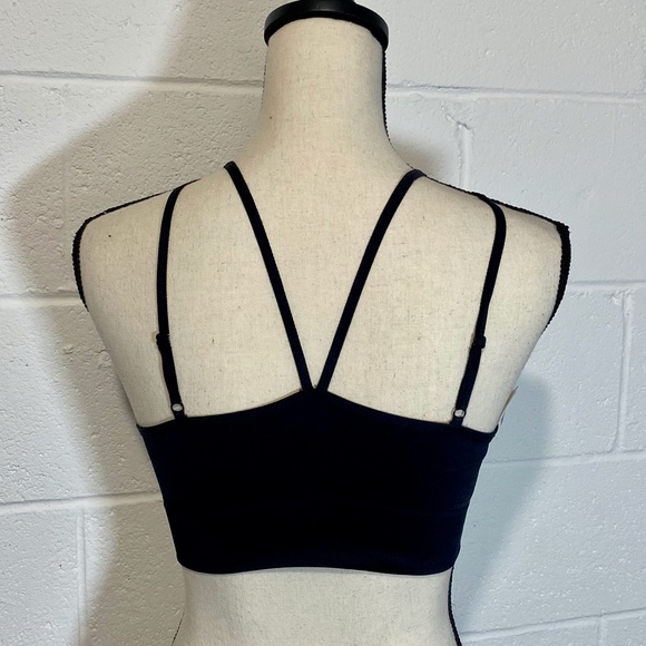 Itzon Strappy Black Sports Bra Small/Medium - Picture 6 of 11